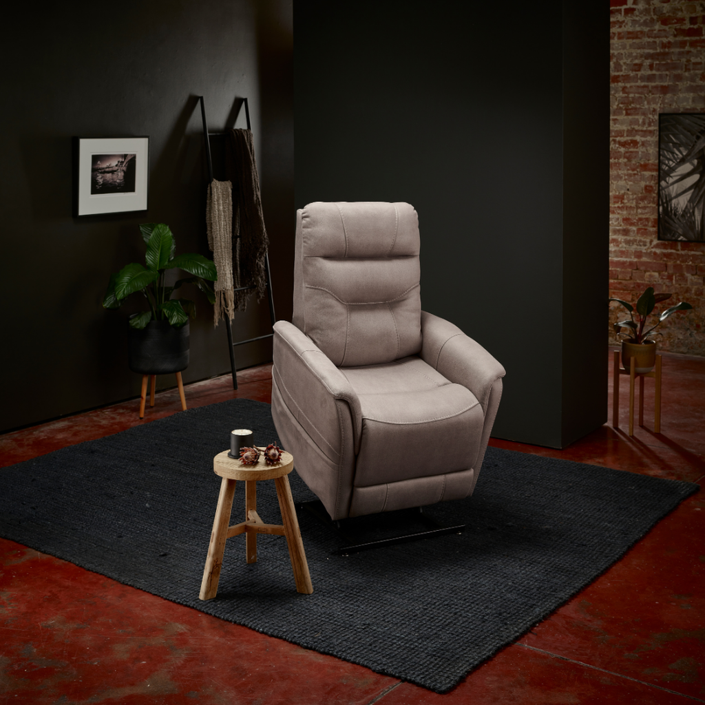 Theorem Ludlow Dual Motor Lift Chair
