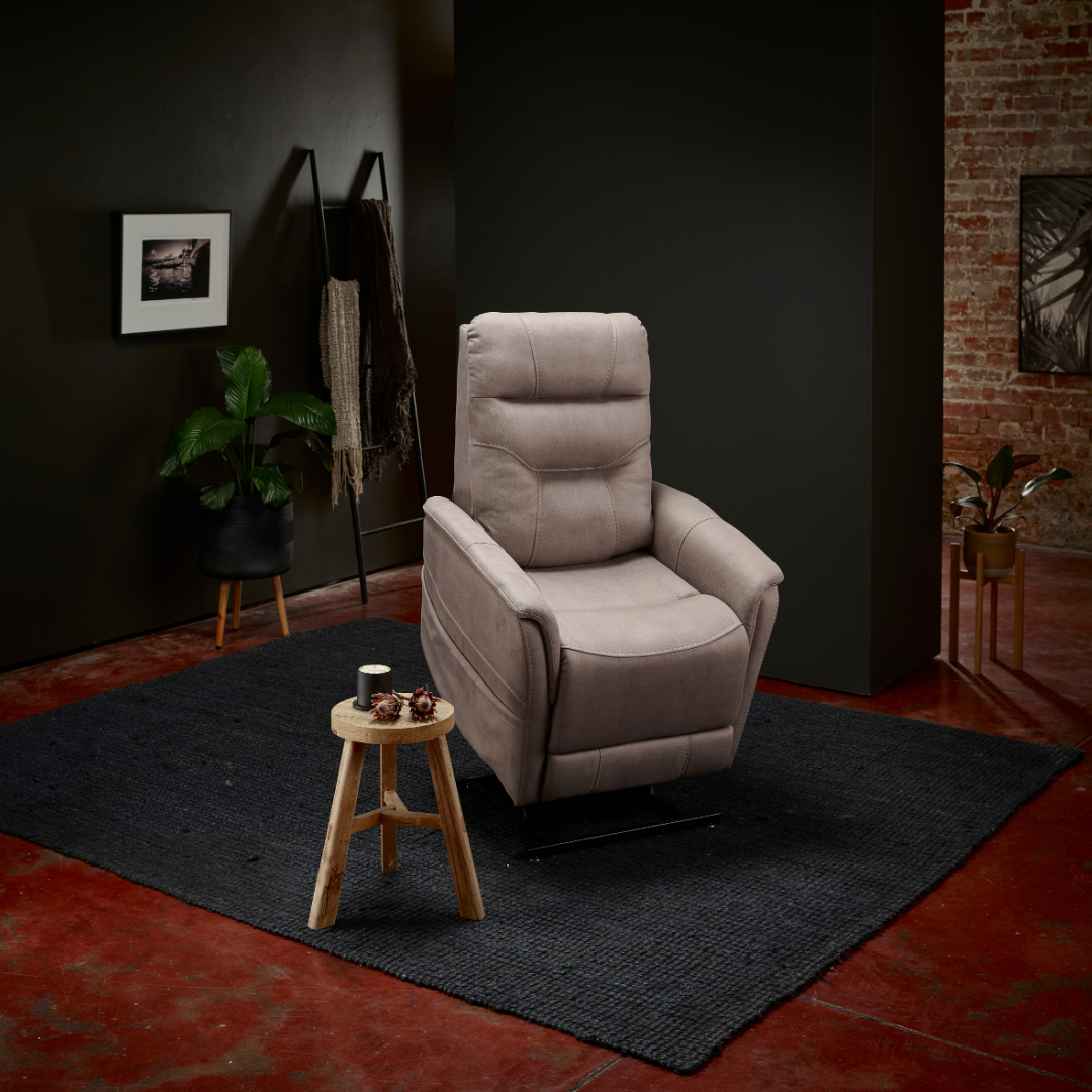 Theorem Ludlow Dual Motor Lift Chair